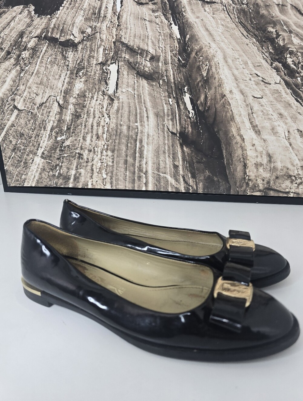 Ferragamo black patent leather ballet flats with bow, size 8